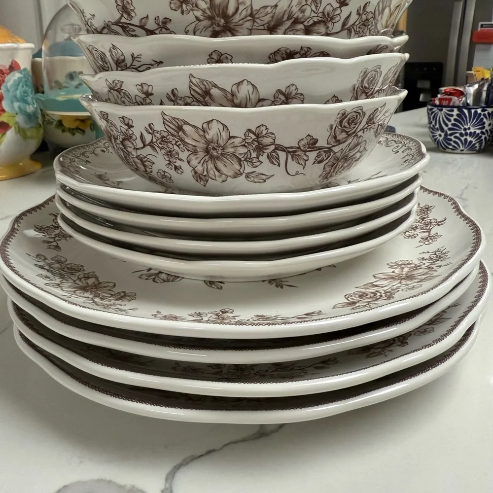The Pioneer Woman  Agatha Brown Floral Dinnerware Set of 12 pieces